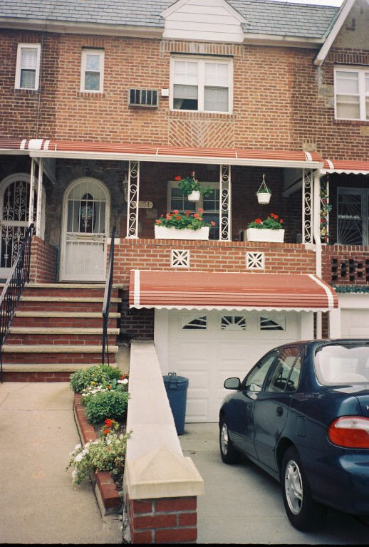 Typical row house in Woodside