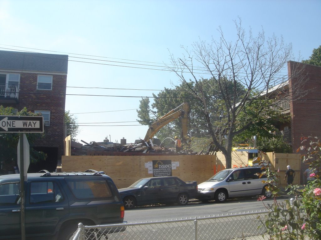 House being demolished on Newtown Rd between 47th and 46th Streets facing south