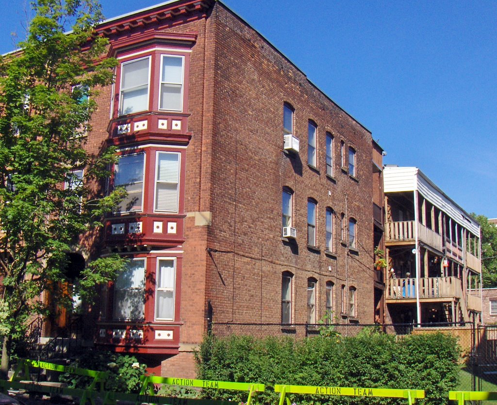 First St Porches & Gardens