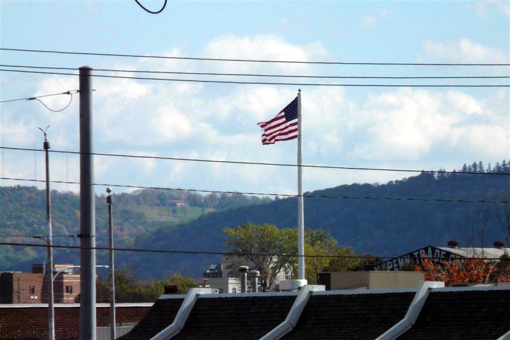 McD rooftop - american flag - Penn Trade Center