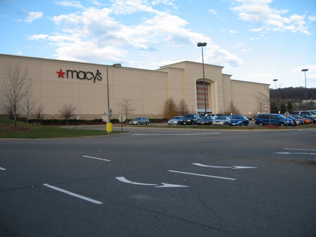 Macys at the Oakdale Mall