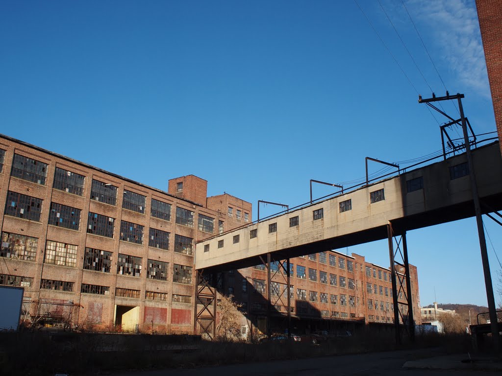 Elevated walkway between 2 E-J buildings
