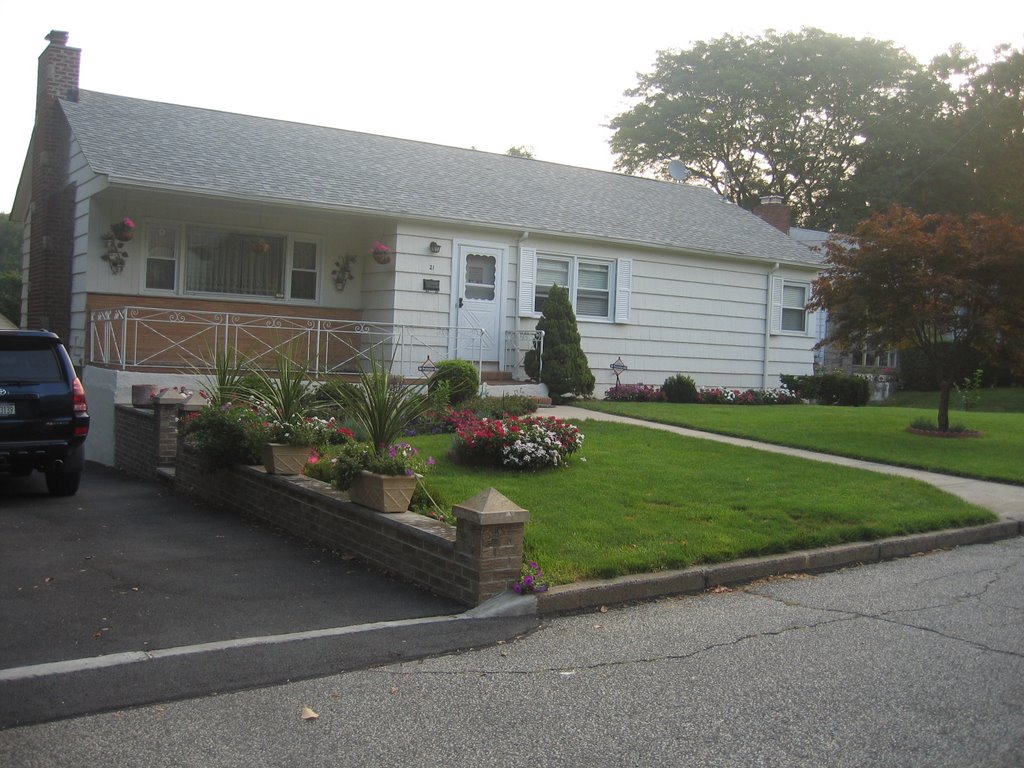 21 Truesdale Place, Yonkers