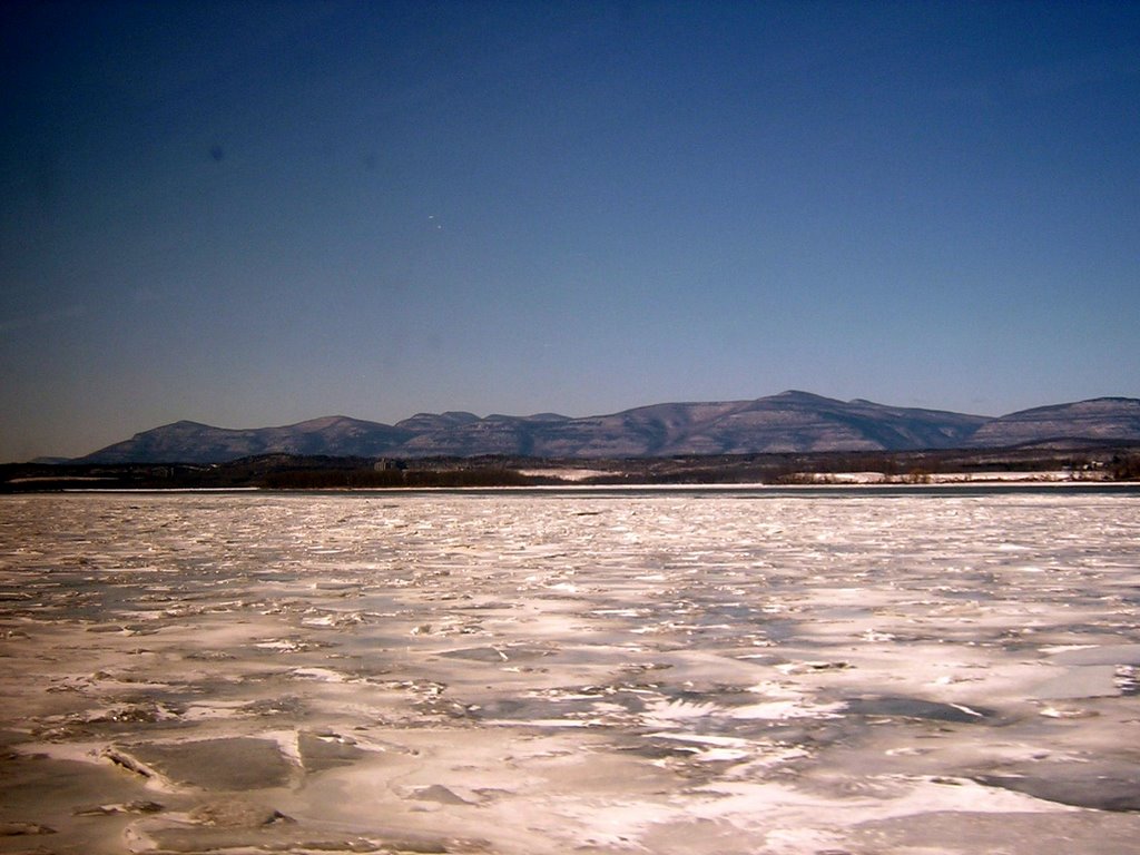 Frozen Hudson River 3-2-2009