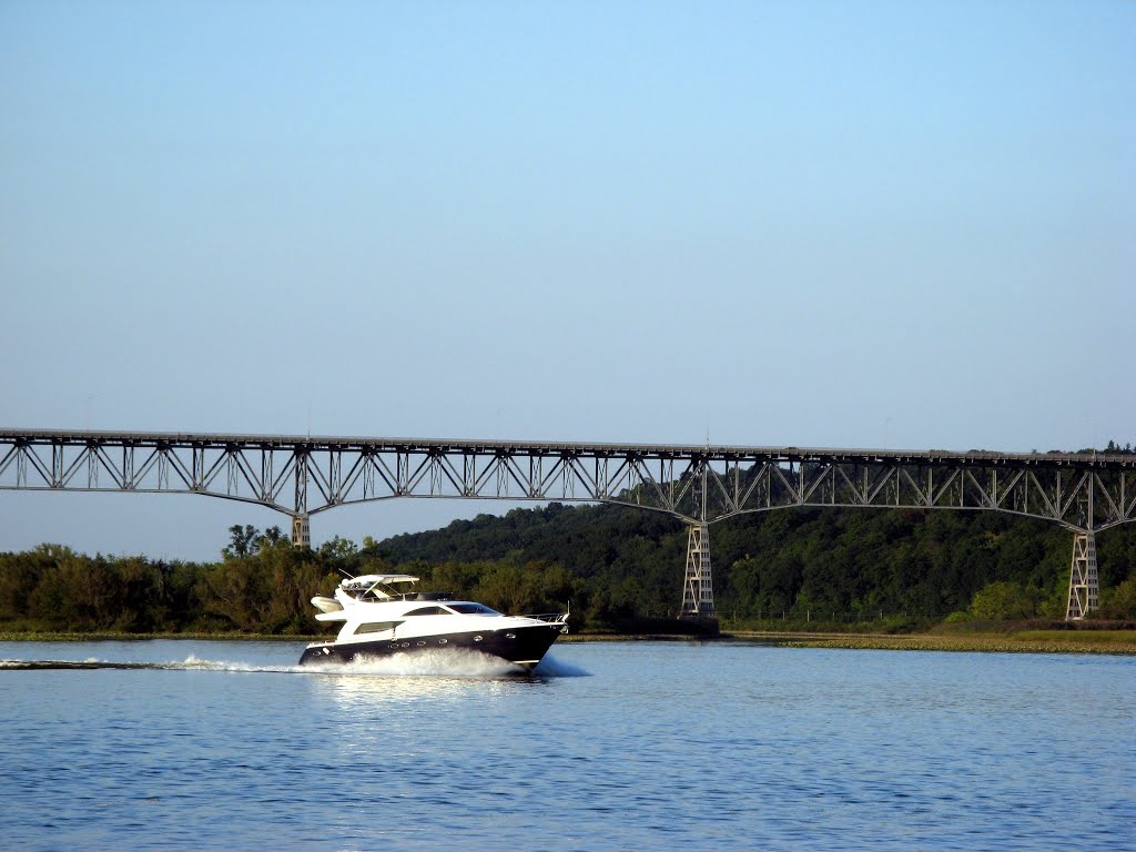Rip Van Winkle Bridge from Dutchmans Landing Park