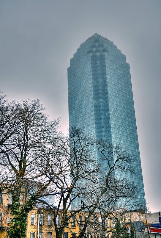 Rascacielos en la niebla
