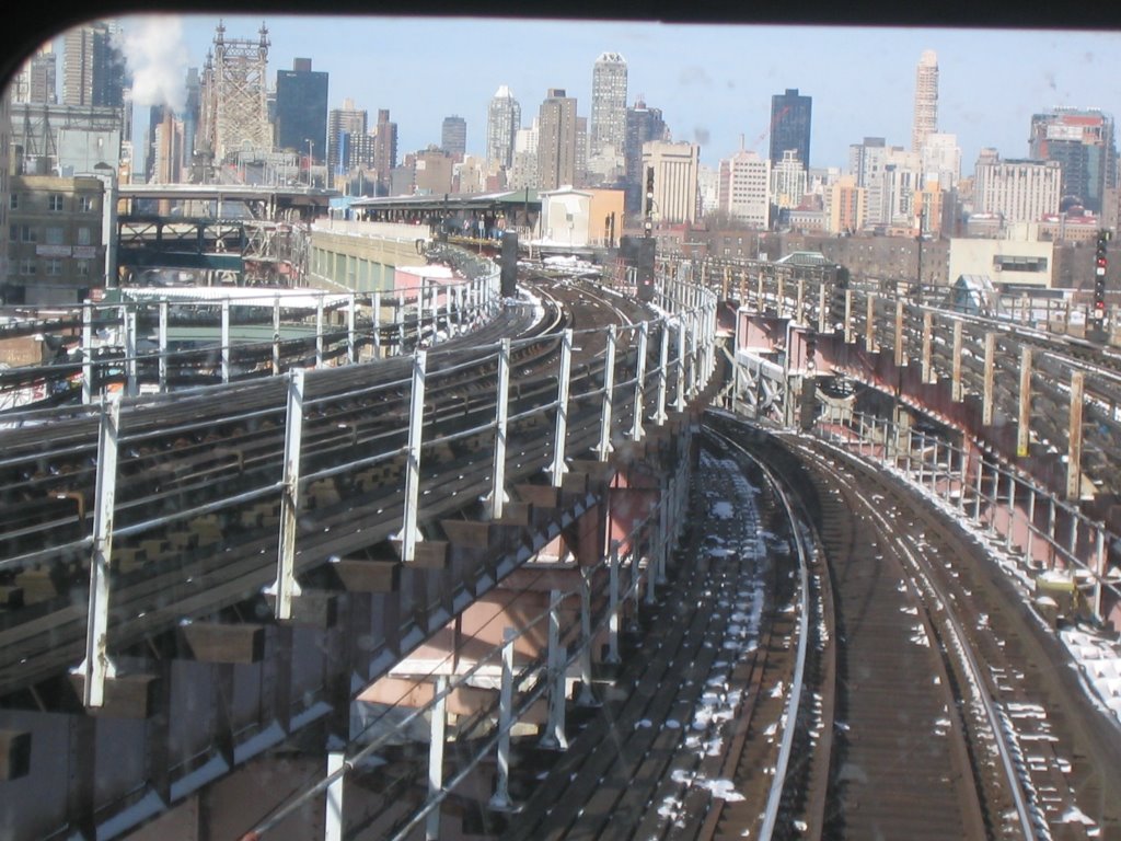 View from the Manhattan bound 7 train