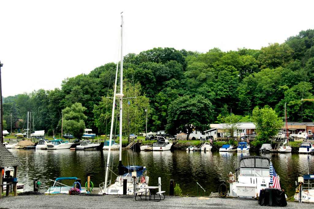 Rainy Day Ride Along The Rondout Creek: Kingston Power Boat Marina