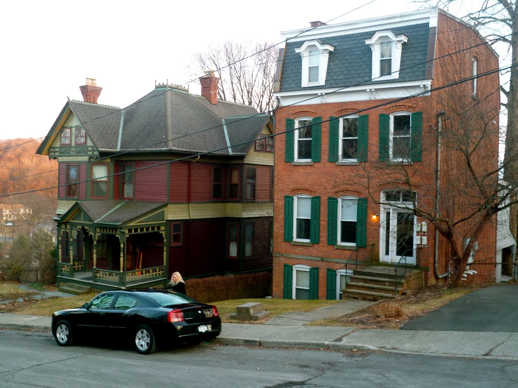 Stuyvesant St.