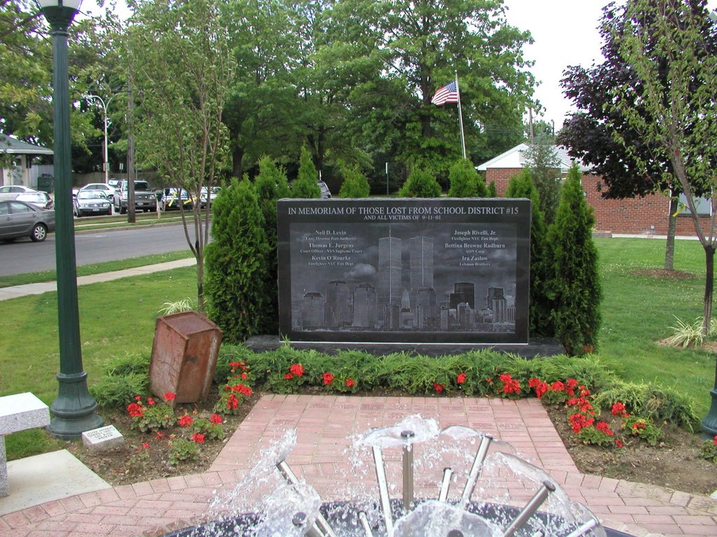 WTC memorial (Cedarhurst Park)