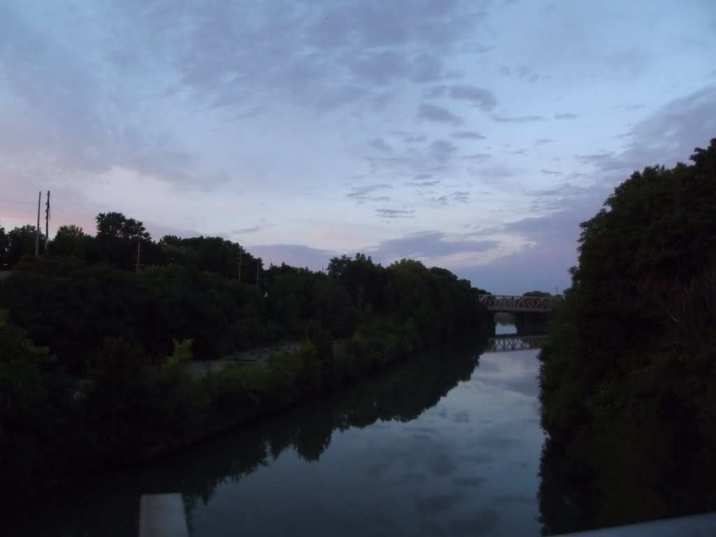 The Erie canal, cant you just see living on a barge?!