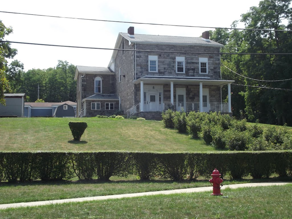 Tipical of the homes along the banks of the Erie Canal.