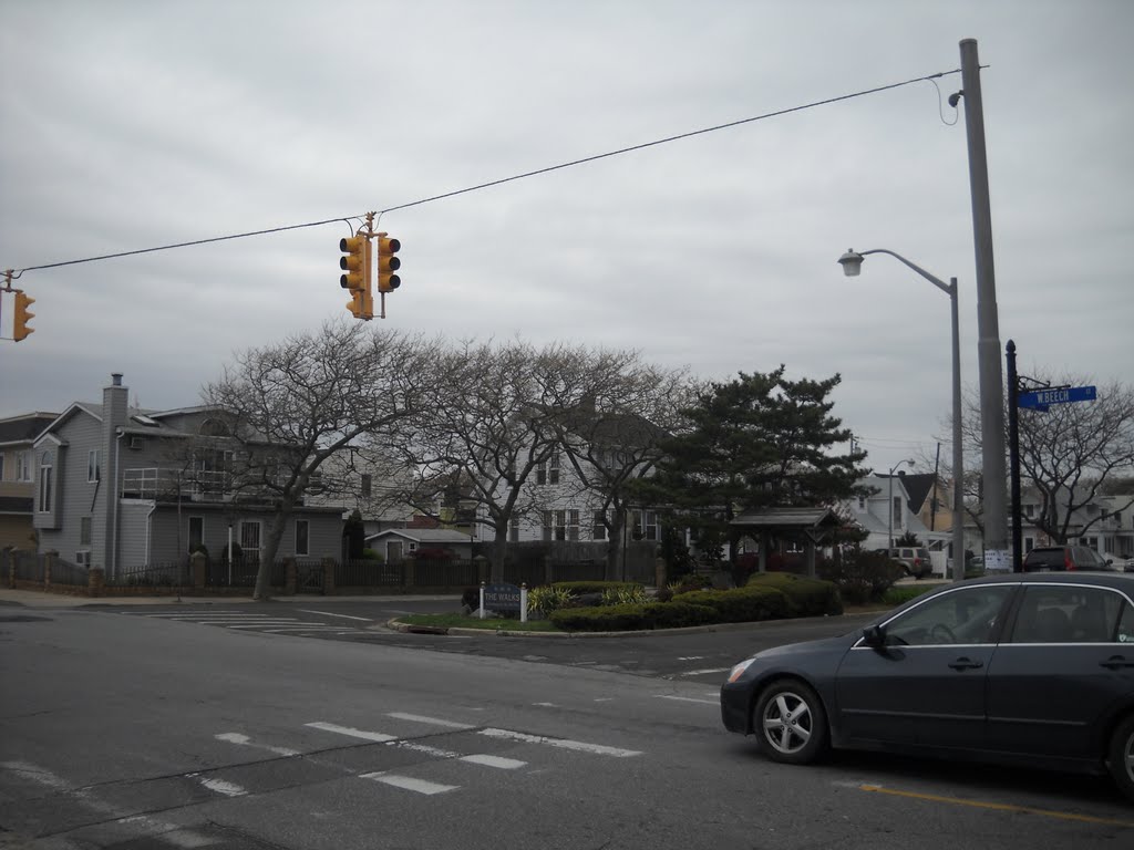 W. Beech St and Grand Blvd in Long Beach, NY (May 2011)