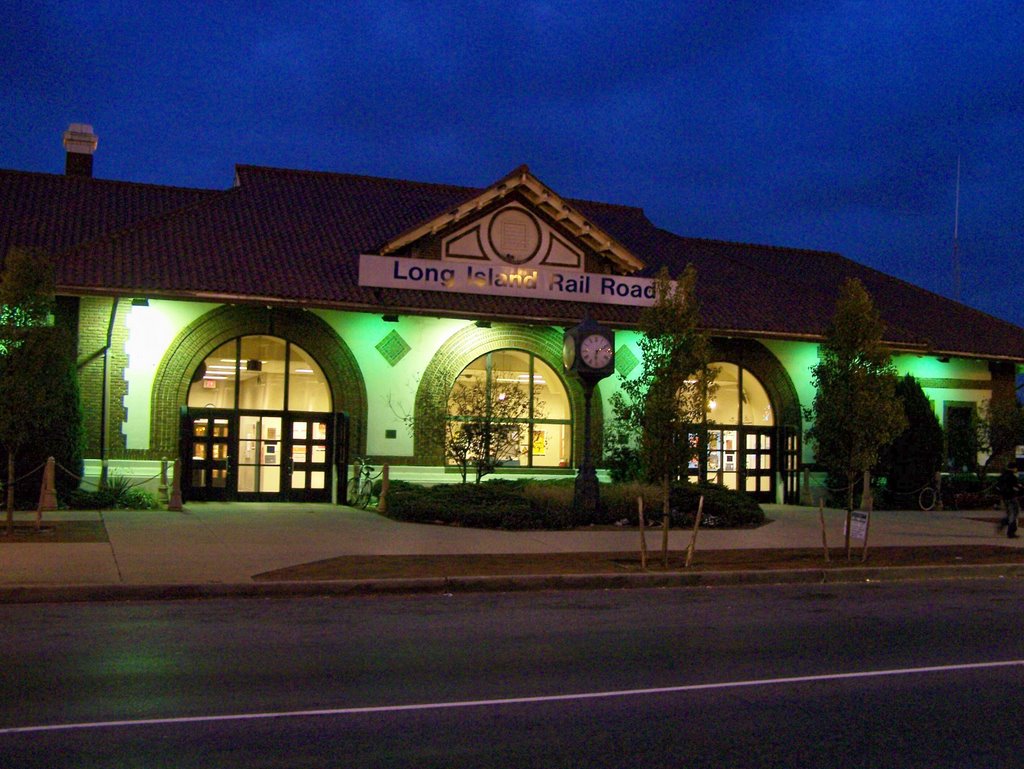 LB Train station