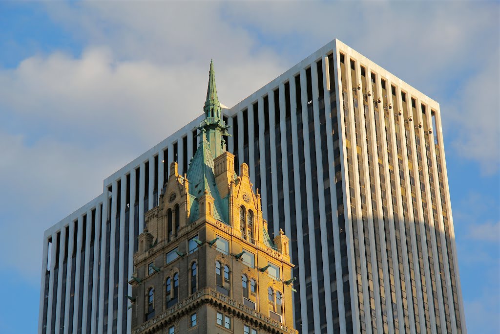 Alte und neue Architektur beim Central Park/Old And New Architecture Near Central Park