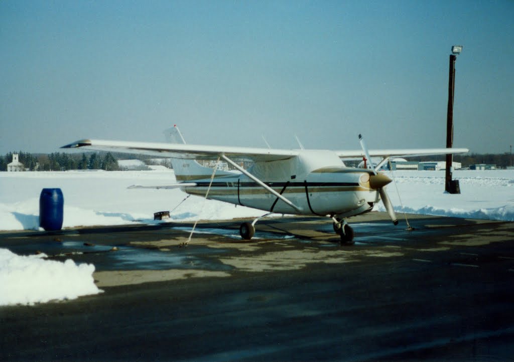 1980 Cessna 182 RG N5371S at Dutchess County Airport, Poughkeepsie, NY