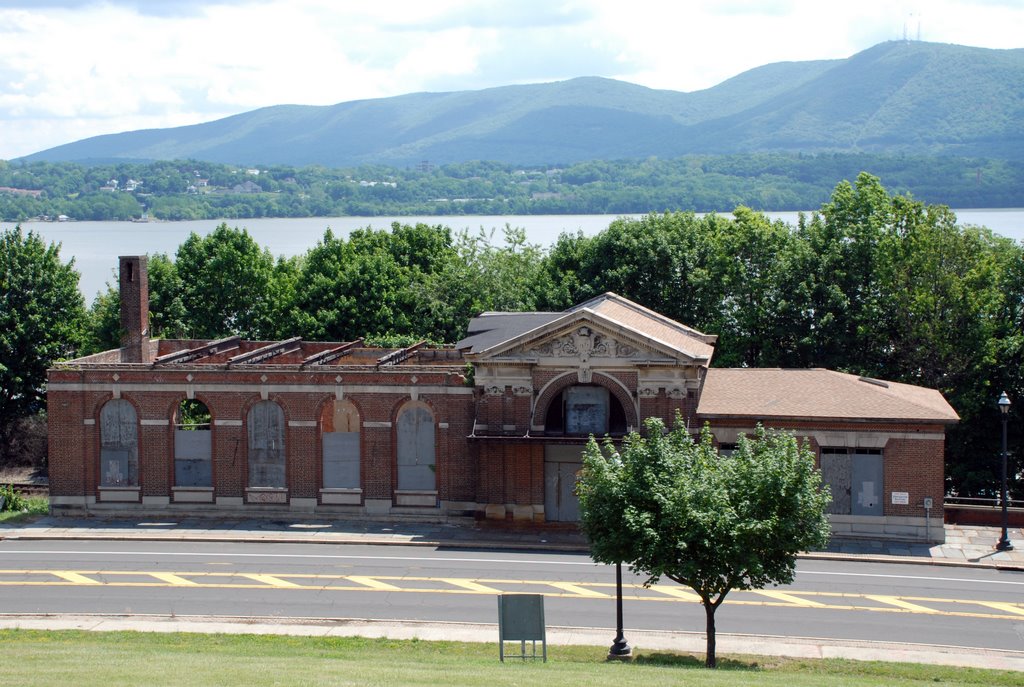newburghtrainstation