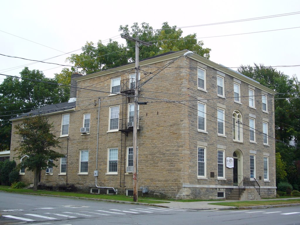 Historic apartment/office building