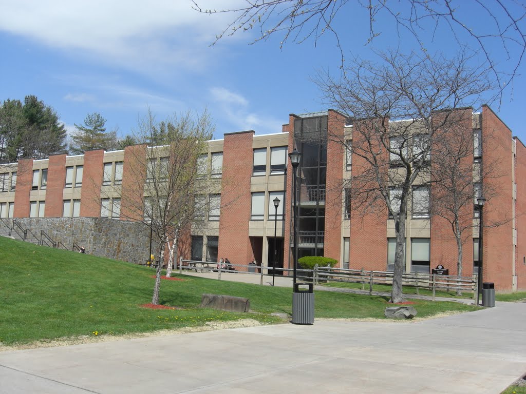 SUNY Oneonta Fitzelle Hall