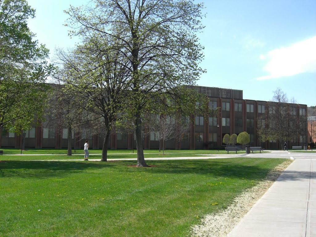 SUNY Oneonta Netzer Administration Building