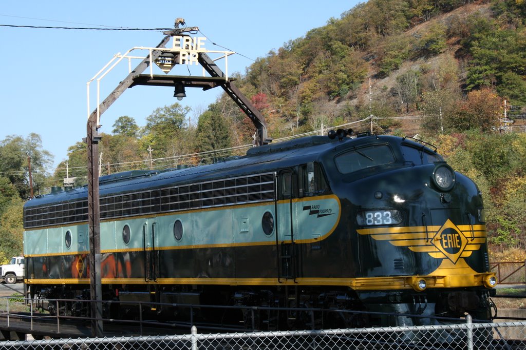 Erie 833 on the Turntable