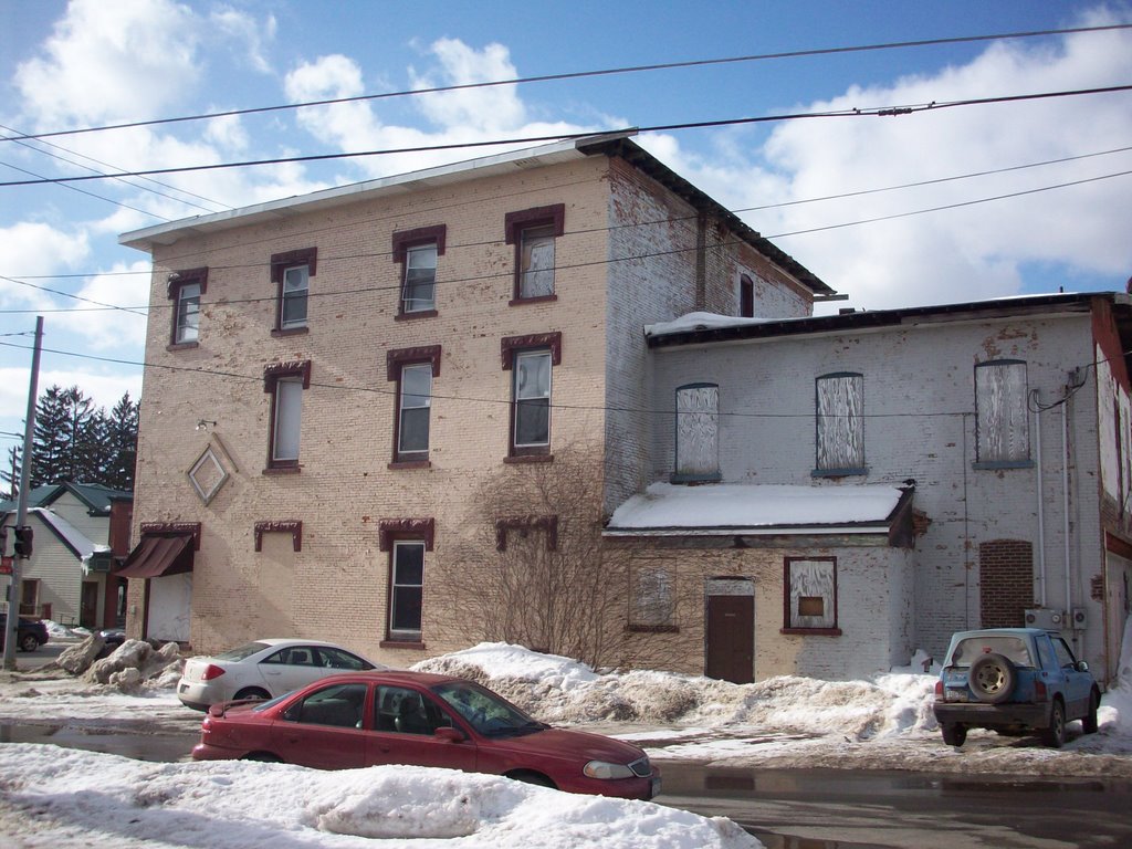 Former Grand Hotel (R) side shot