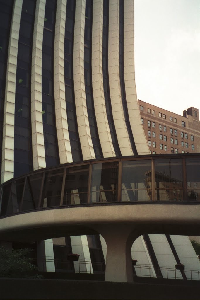 concrete curves, Chase Tower (First Lincoln Bank), Rochester, New York