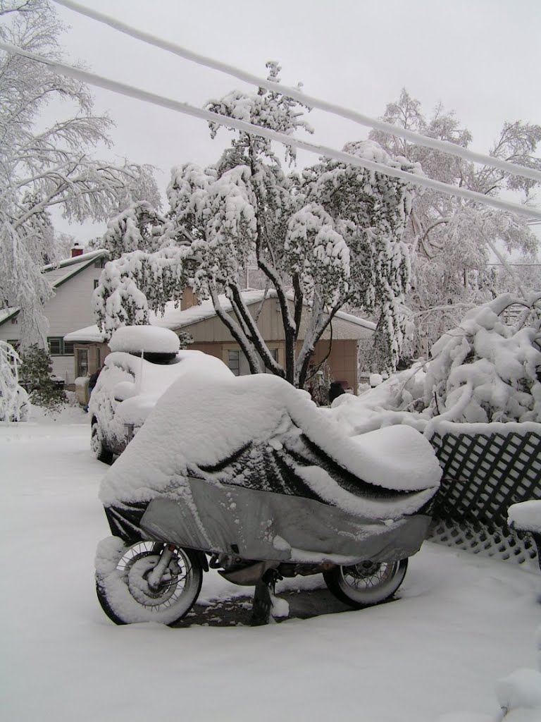 8 in snow, Saranac Lake, NY, oct 26, 2006