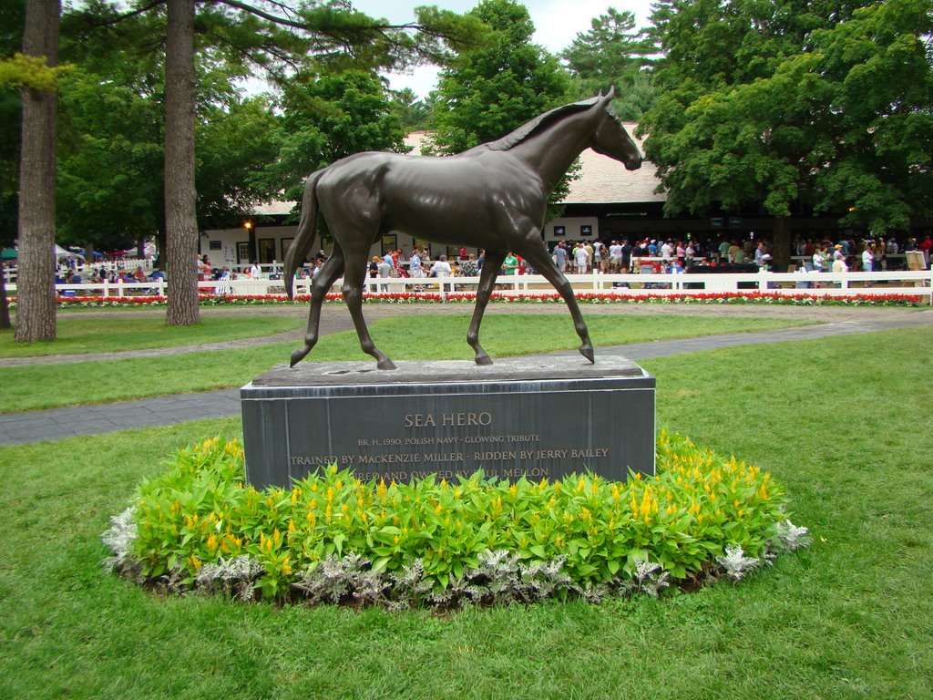 Sea Hero statue in paddock at Saratoga