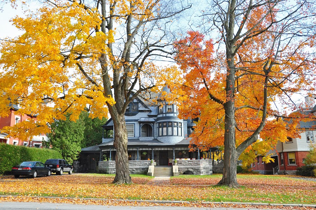 722 North Broadway  Fall Preview
