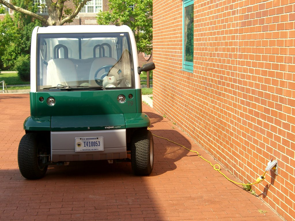 An electric car, Saten Island, NY