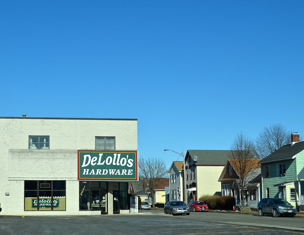 DeLollos Hardware