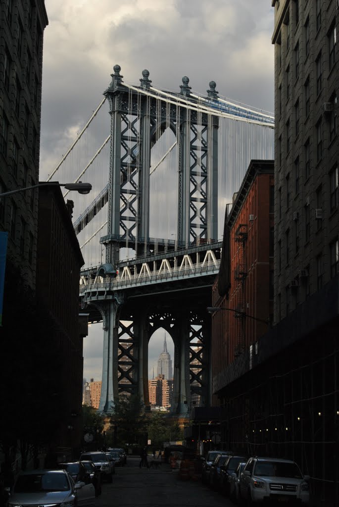 Manhattan Bridge and Empire State - New York - NYC - USA