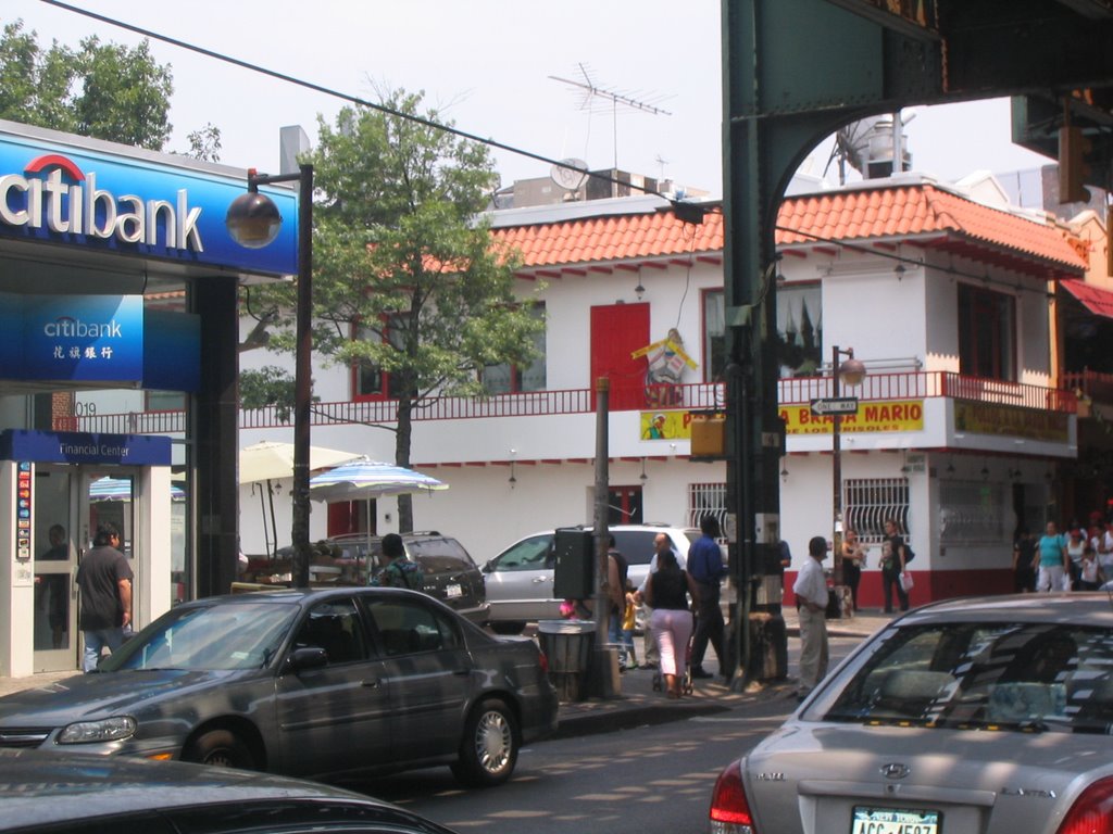 Roosevelt ave - 81st street corner