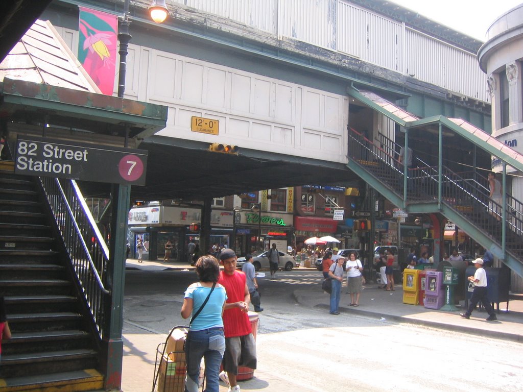 82th street 7 train station, Jackson Heights