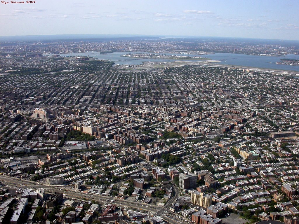 Above Broadway, Queens to Le Guardia (August 2007)