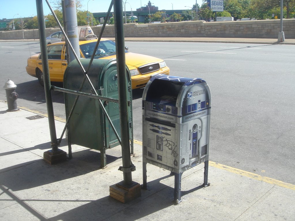 R2-D2 mailbox in front of Queens Center Mall on Queens Blvd