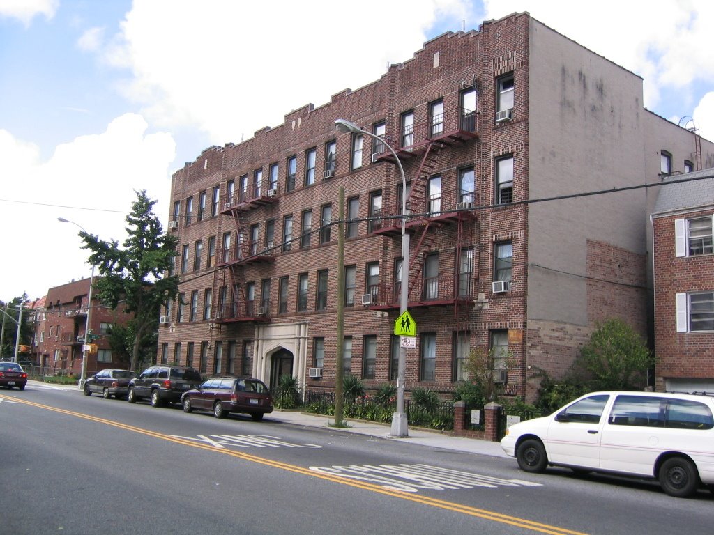 32nd ave, Elmhurst