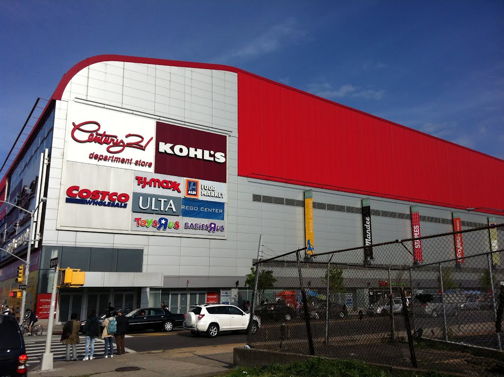 Beautiful Shoping Mall inQueens , New York. U.S.A.