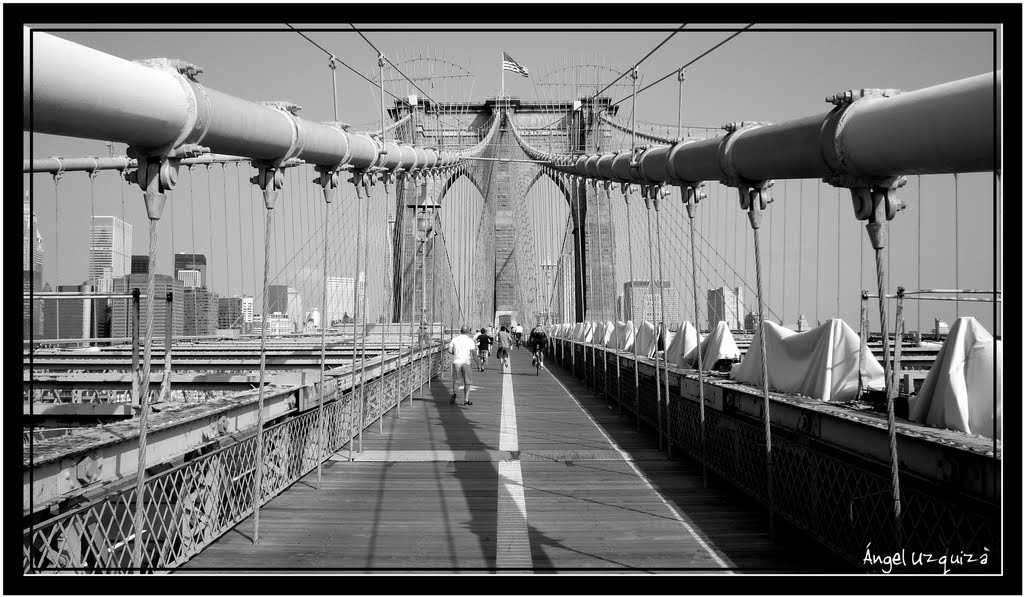 Brooklyn Bridge - New York - NY