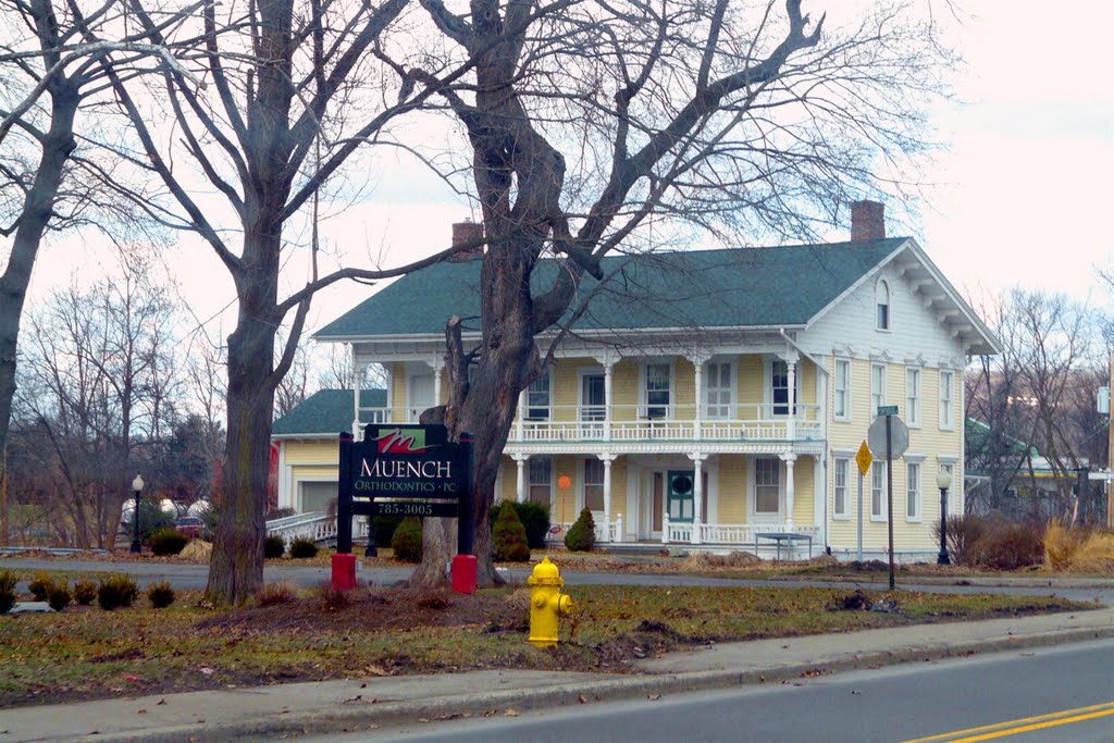 (copyrighted) Meunch sign -old plantation house_1844 Drovers Inn & Round family residence