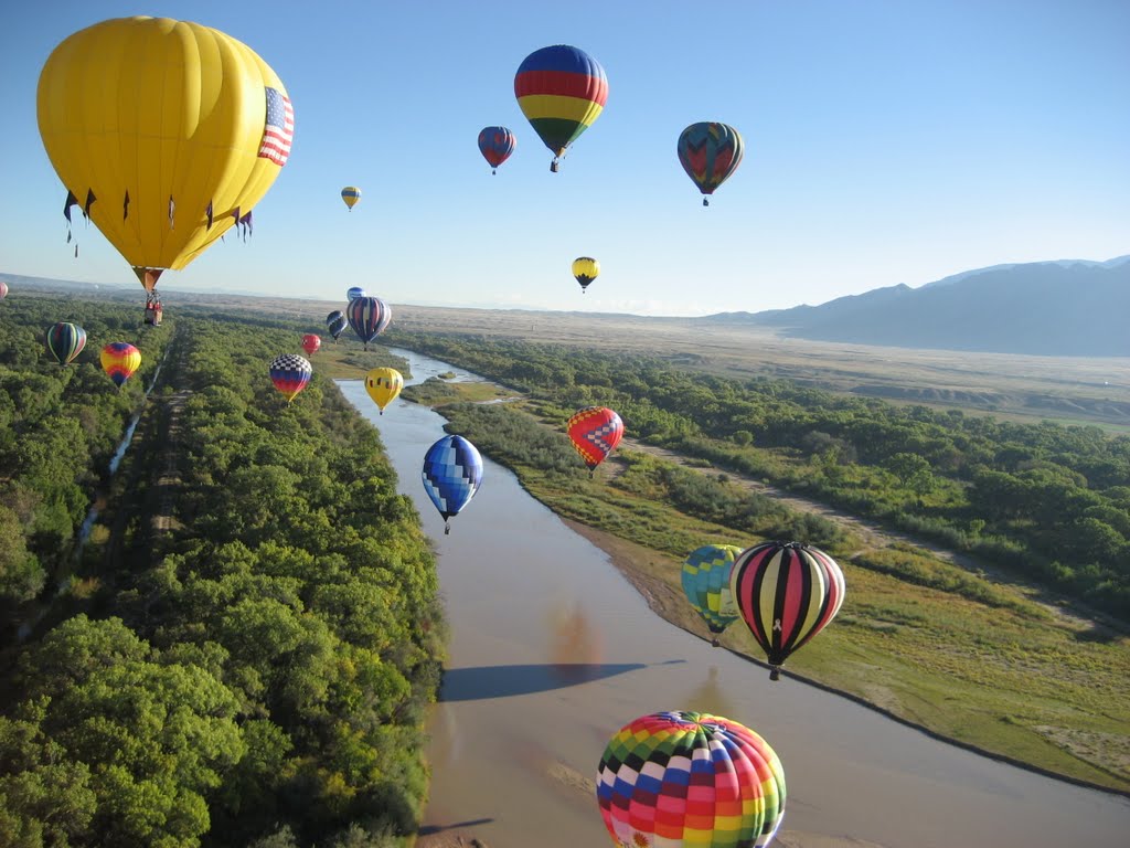 Albuquerque Farbenmeer über dem Rio Grande New Mexico