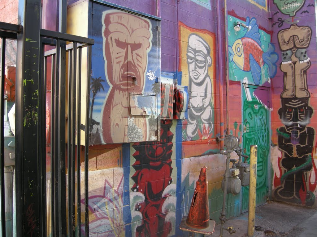 Alley behind 313 Gold Ave. SW