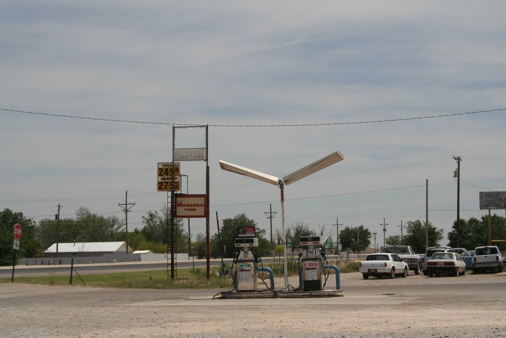Atoka, Gasoline Station