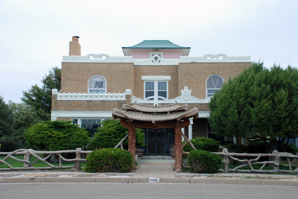 Cool house in Clayton, New Mexico