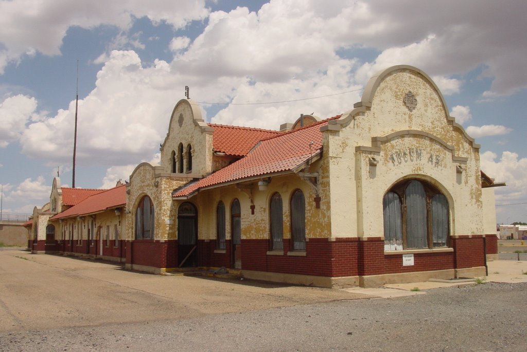 Historic Tucumcari Train Station, June 2006