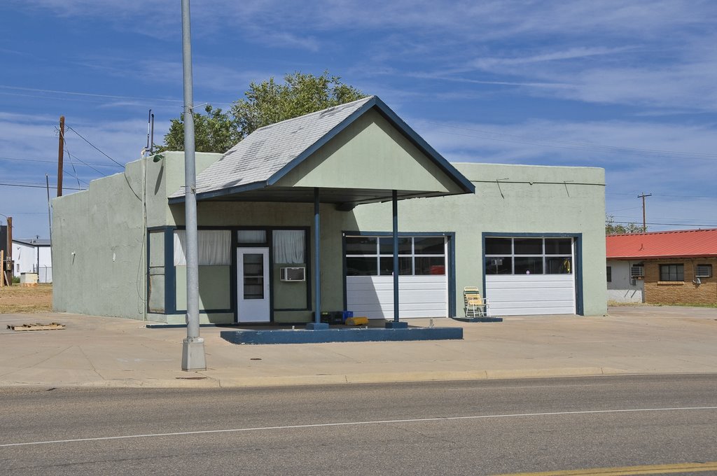 Abandoned filling station on Historic Route 66, Tucumcari, NM