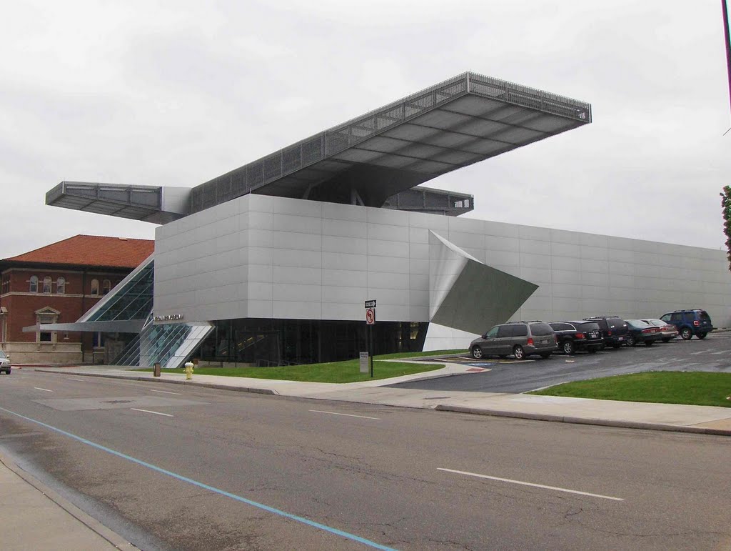 Akron Art Museum, GLCT