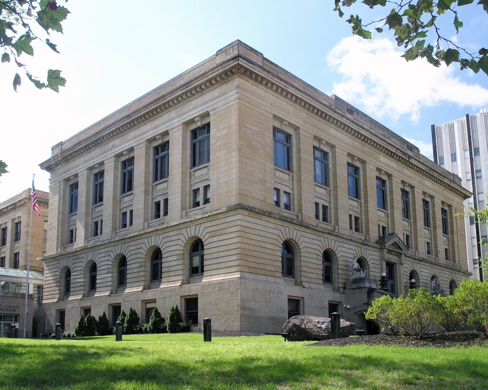 Summit County Courthouse - Akron, Ohio