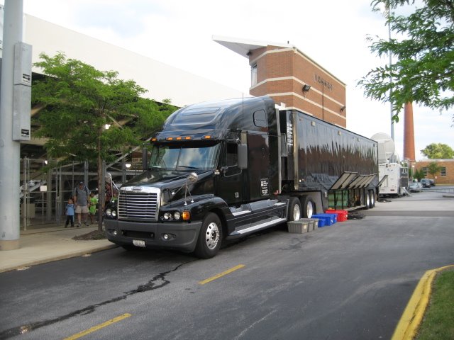 MPS MU-1 TV Truck Parks Here @ Middlefield Cheese Stadium